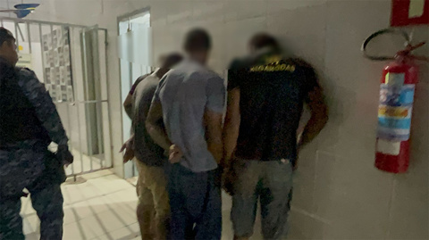 VIZINHO CHAMOU A POLÍCIA - Em rápida ação PM prende quatro homens por tentativa de furto a depósito de madeira em Porto Velho

